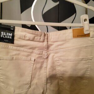 NWT STRADIVARIUS Size 14 Slim Flare Jeans